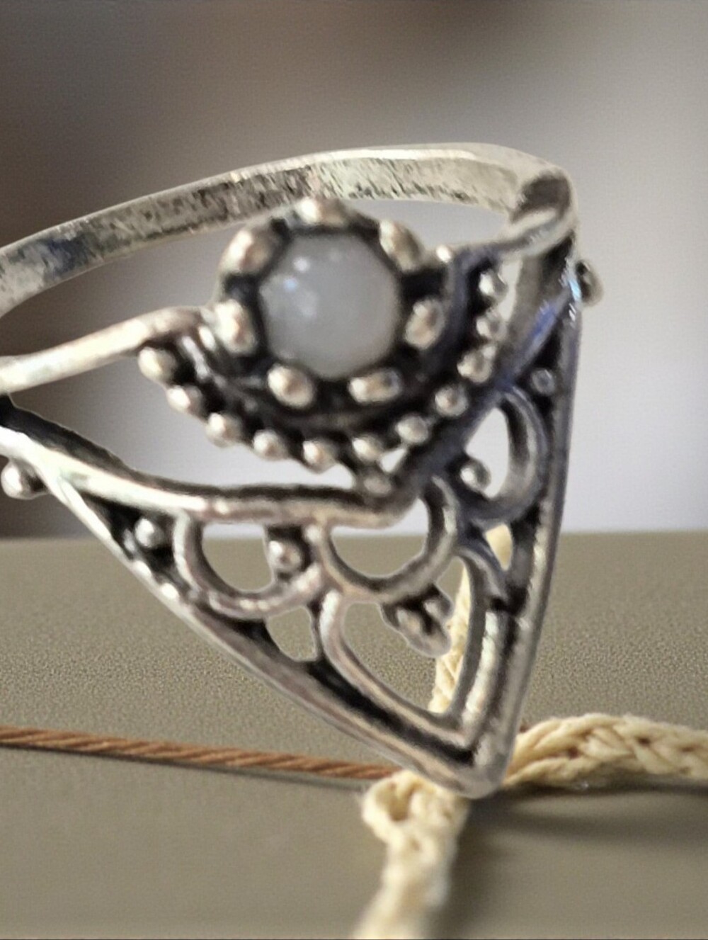 TURQUOISE  BEZEL SET LACE SILVER SILHOUTTE FILAGREE NEW SIZE 7.5 VICTORIAN RING